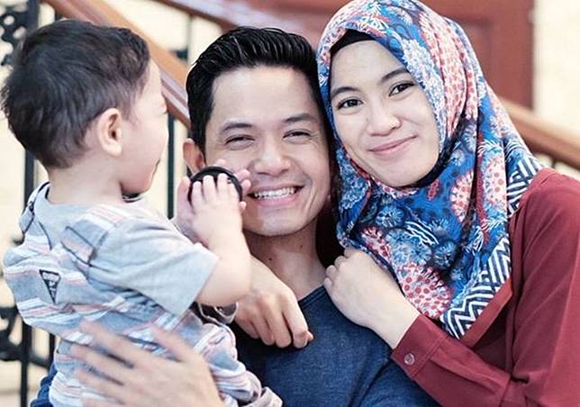 7 Pasangan Artis Indonesia yang Menikah Tanpa Pacaran Dulu 