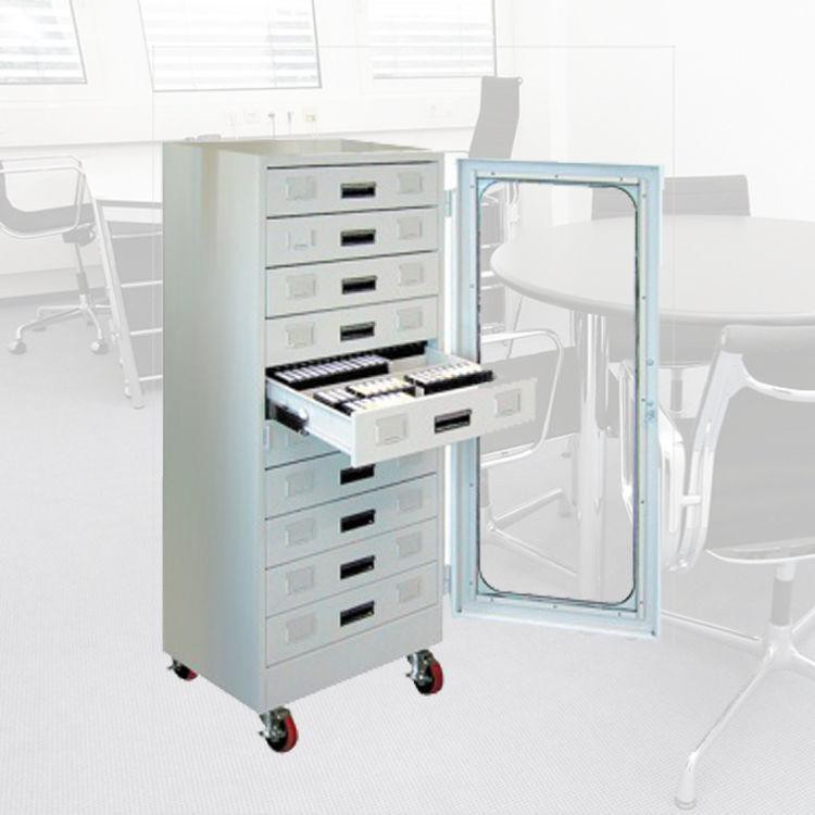 外尺寸：寬67.5x高165x深67cm內尺寸：寬54.8x高12*10x深54.8cm容積：727公升 耗電量：12W#收藏家防潮箱 #防潮箱 #防潮櫃 #防潮辦公櫃 #除濕 #乾燥 #保存 #四保