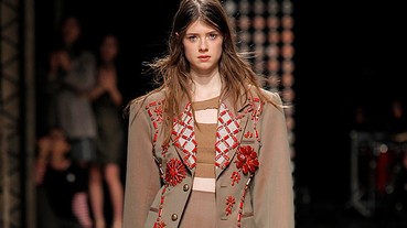 Vivienne Westwood Autumn-Winter 2016 巴黎時裝周秋冬系列