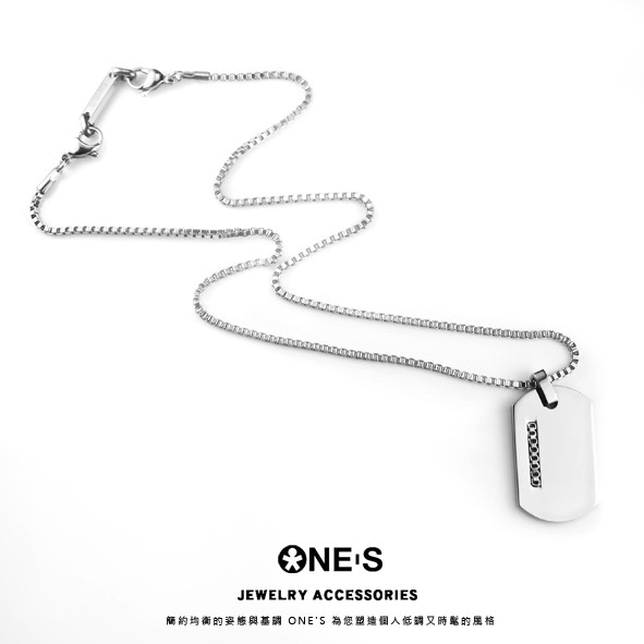 料 號 / O1-11-37原 價 / NT 3980 / 條材 質 / 316L白鋼規 格 / 墜寬約1.9cm、高約3.2cm。鍊寬約2mm、鍊長約48cm備 註 / 附品牌禮盒提袋 & 品牌保證