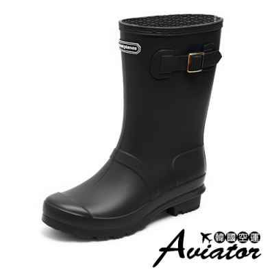 **與韓國同步即時連線上架** 四季可穿著 梅雨季防潑水攻略 輕盈的版型不覺厚重 讓足部感受到減震零負擔的輕盈感