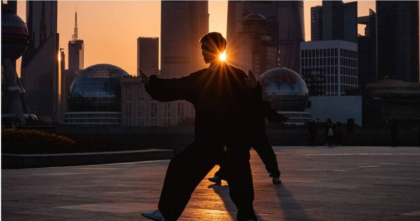 The Longevity Benefits of Tai Chi: Insights from Dr. Ooi Hean on Facebook