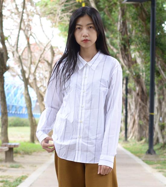 純棉直條紋面料。寬鬆版型。袖口稍厚。日本製造。結帳金額滿 3,000 以上，享刷卡三期 0 利率。