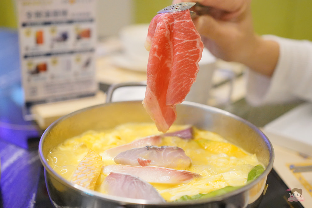 養生之道跟著節氣吃，Hi-Q 褐藻生活館節氣定食、冷拌中卷與褐藻關東煮上菜啦！薑黃咖哩火鍋