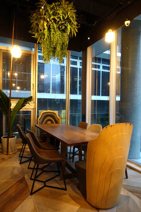 內湖浪漫餐廳-Lazy Point餐酒館，有午餐、下午茶、晚餐的內湖餐酒館，露天酒吧內湖調酒，文湖線約會餐廳，活動包場、會議空間租借的內湖咖啡廳