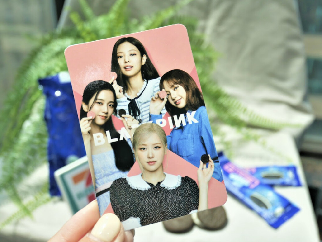 BLACKPINK小卡必收！7-11「OREO香草夾心BP聯名款」登場，10款小卡隨贈，2件享優惠價