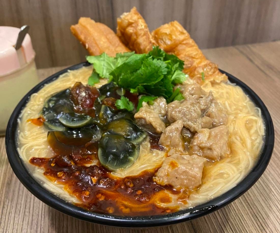 無敵家赤肉大腸蚵仔麵線