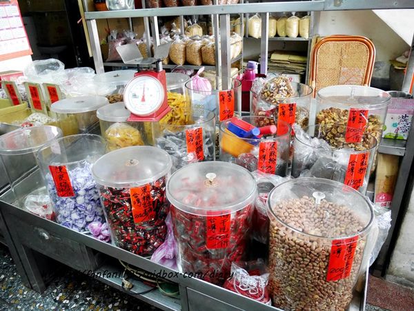 【艋舺美食】三水食品花生行 #果乾 #蜜餞 #零食 #花生 #休閒零食 #萬華伴手禮 #萬華美食 (2).JPG