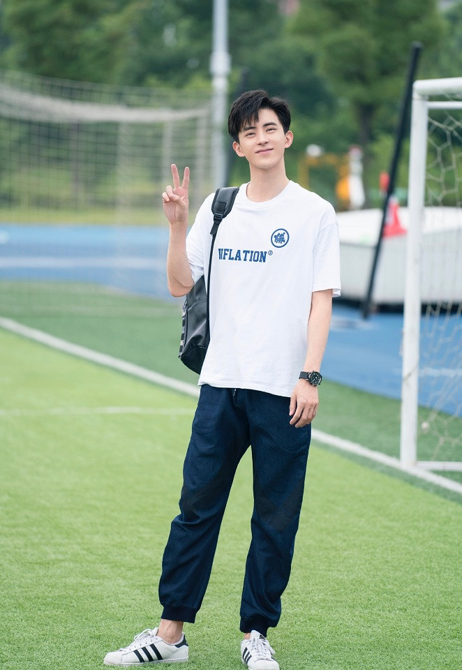 十月熱播陸劇男主角8：敖瑞鵬 飾演《戀愛吧，食夢君》時孟