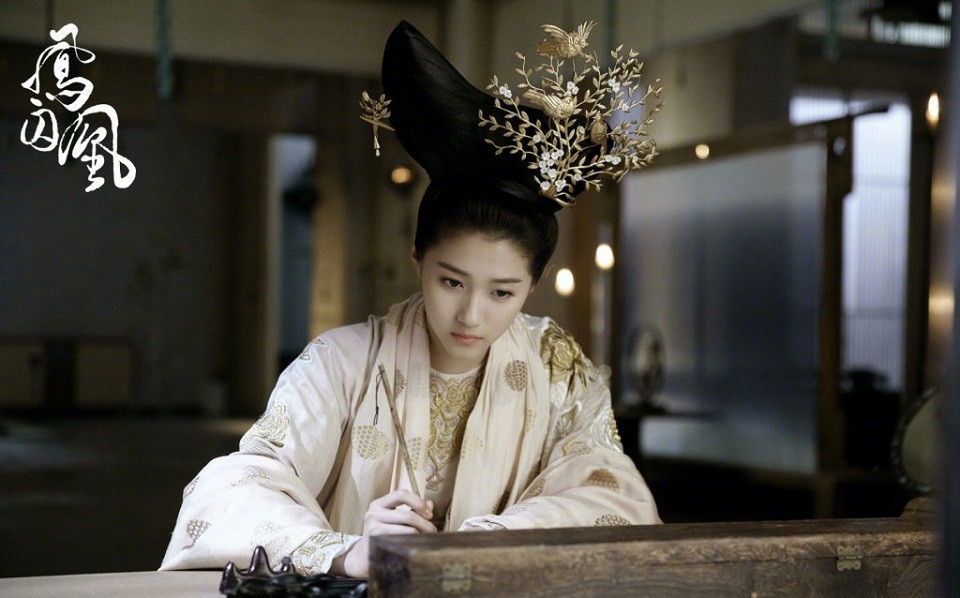 《二十不惑》演員古裝造型4：關曉彤《鳳囚凰》、《軒轅劍之漢之雲》、《九州天空城》