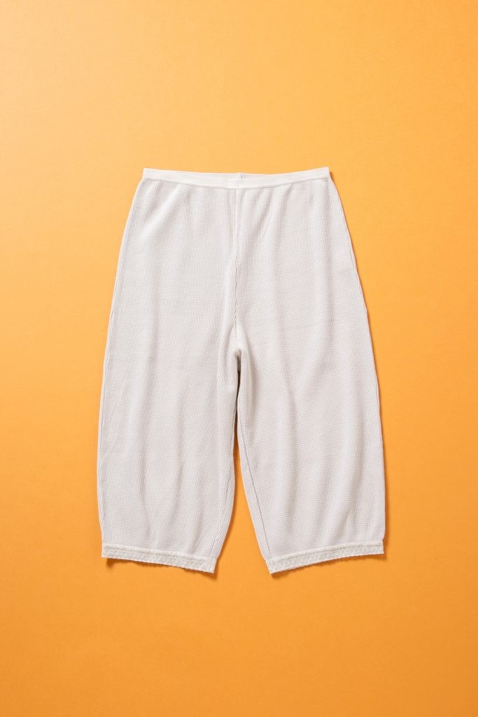 ファッション雑誌のページによく出てくる「６枚の使える服」