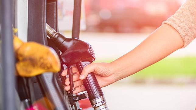 .เย็นนี้อย่าลืมแวะเติม ปตท. บางจาก ประกาศปรับขึ้น ราคาน้ำมัน ทุกชนิด.