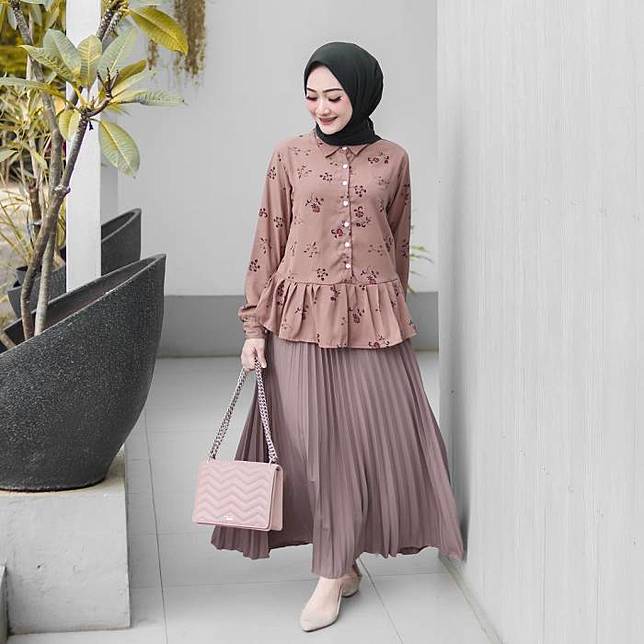 Berhijab Ootd Rok Plisket Hitam Untuk Kondangan