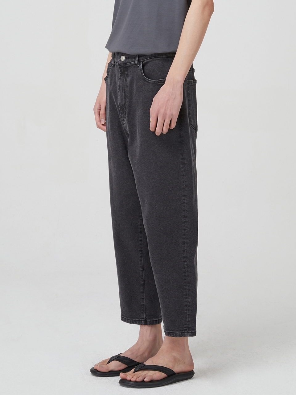 24/7 series Loose Tapered Denim Jeans _ Gray