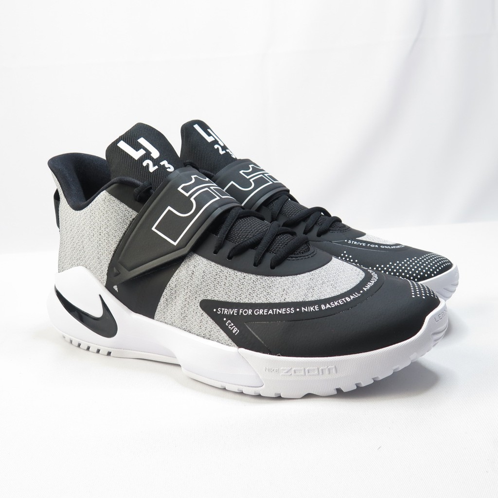 #nike #籃球 #耐磨 #AMBASSADOR ◇所有商品皆100%公司正品 全新現貨 販售商品皆開立發票 敬請安心選購☺◇本賣場實體店面位於桃園中壢市中正路商圈，經營三十餘年，為品牌簽約經銷商，