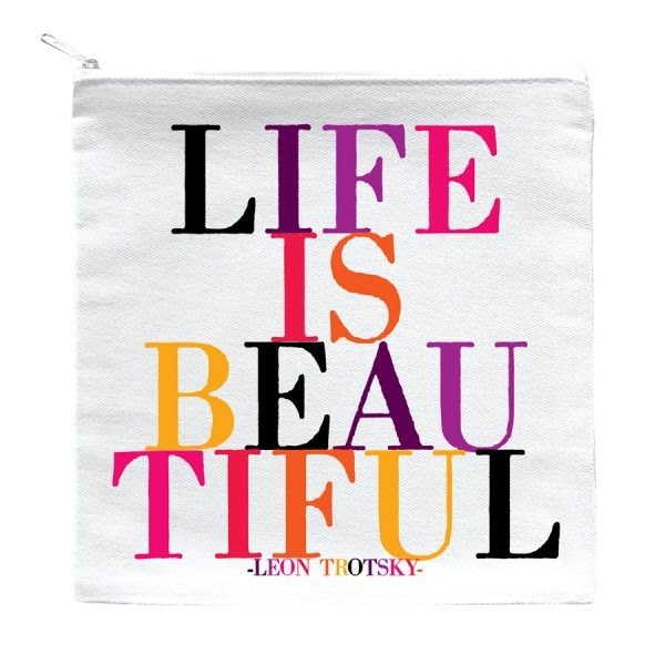 “Life is beautiful.” - Leon Trotsky 材質：100% 純棉帆布 尺寸：邊長 7 英吋（17.78 公分）正方形 產地/製造方式 美國 〖一點點創意的博物館商店〗 一點