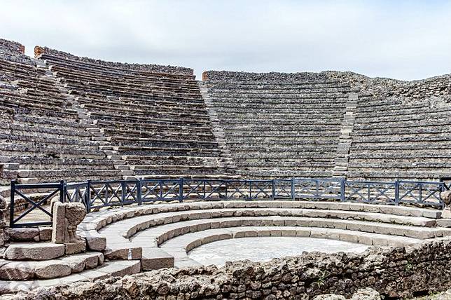 7 Fakta Tentang Pompeii Kota Kuno Yang Hancur Akibat Erupsi Gunung Berapi Theasianparent Line Today