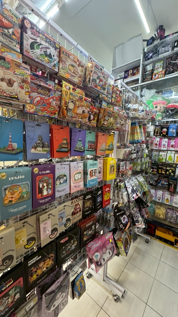 蒙面加菲貓玩具店。                                娃娃機、批發、團媽