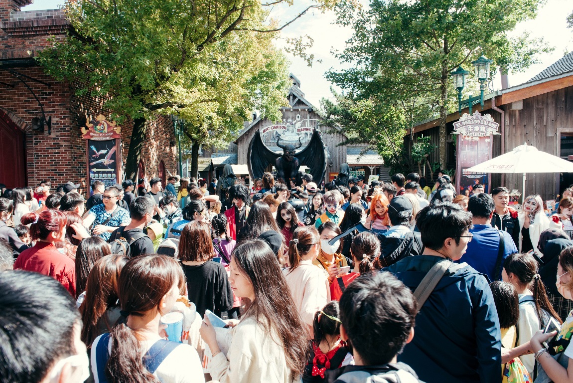 平日優惠再加碼！全民「童」一價，平日入園只要209元。(圖片提供/六福村主題遊樂園)