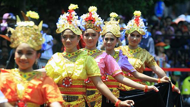 Perubahan gerakan dalam sebuah tarian daerah disebut