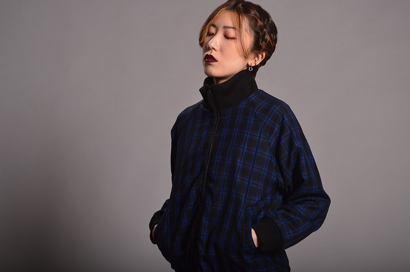 深藍 X 玫紅雙面可穿 此款布料只生產一件！ 超長領子 適合秋冬穿著 ［S I D E W A L K］