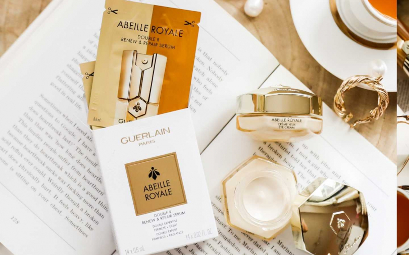 凡於指定期間，於法國嬌蘭全台百貨專櫃以及官方線上旗艦店，購買一瓶「皇家蜂王乳超拉提亮眼霜」就送「皇家蜂王乳雙導精華7日體驗禮」 (14*0.6ml=8.4ml；市值1302元)。（圖／品牌提供）