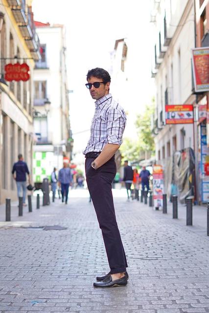 不同款式的襯衫能給人與眾不同的造型樣貌