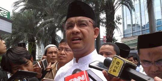 Anies Baswedan di masjid Al-Mughni. ©2017 merdeka.com/anisatul umah