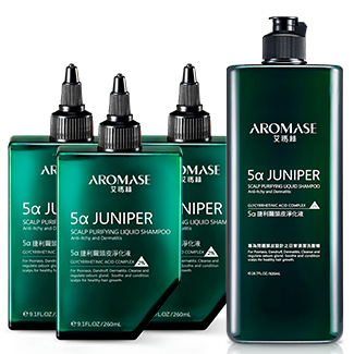 液體水狀的植萃成分，能快速浸潤包覆厚重角質，溫和舒緩毛囊阻塞不適感。搭配甘草次酸與杜松果精油等天然萃取，在頭皮形成防護膜，防禦外在汙染，將毛孔髒污一往洗淨，揮別頭油異味或頭皮屑頭皮癢等困擾！持續調理頭