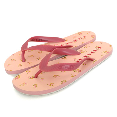 夏日輕衣著人氣實搭款潮流尖端讓雙腳更美型 穿著舒適平底輕鬆步行