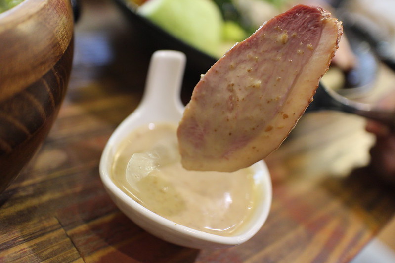 美食推薦！宜蘭輕食餐廳【莎菈菈】用智能活氧機清洗蔬果的沙拉定食（木盆沙拉）美味好吃又健康！ @秤瓶樂遊遊