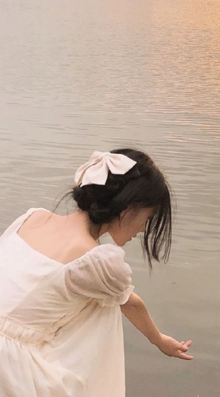 യ *◞  𝓛𝓮𝓶𝓸𝓷  ˚. ° 𝗟  ༘♡