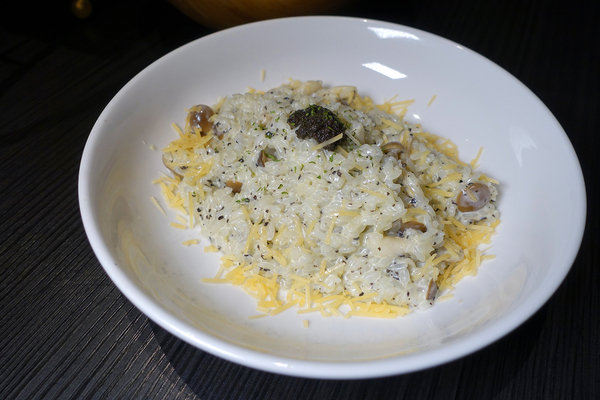 台北餐酒館聚餐-Elfin精靈餐酒館，超好拍IG網美餐酒館，水準之上的酒吧餐點，調酒超好喝的台北酒吧餐廳，台北調酒餐廳推薦