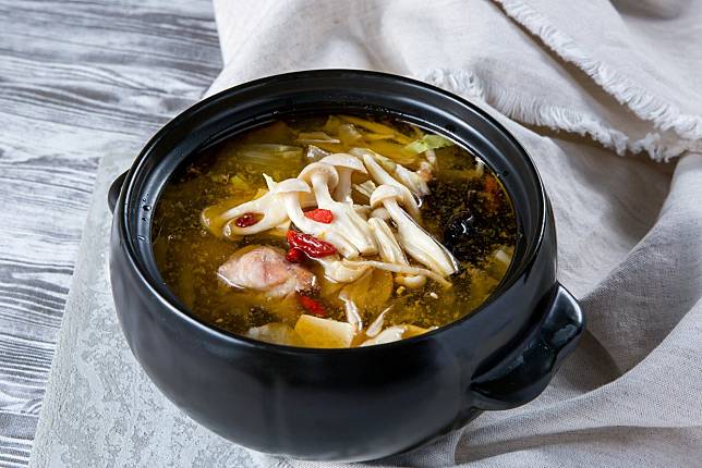 ▲麻油雞鍋湯（圖/奧丁丁市集）