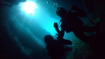 【沖繩青之洞窟潛水秘話】那一天，我以為我會死在沖繩大海裡……