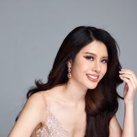 แพรว มีค้อน