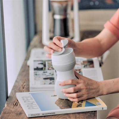 為取代一次性紙杯而生 防漏設計，防摔好質感 杯身可伸縮，冷熱隨時飲 可高溫消毒，清潔好方便 SGS歐盟LFGB,FDA檢驗