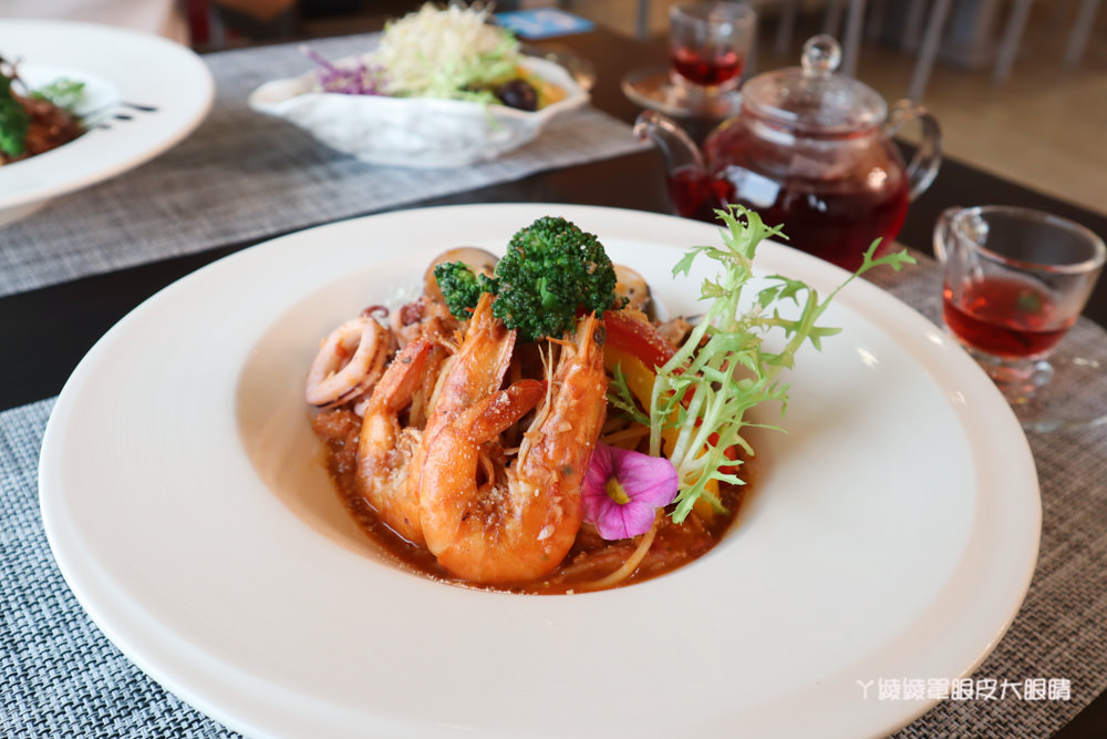 竹北平價美食餐廳推薦流浪貓香草義式廚房，竹北新開幕寶可夢主題美食餐廳！貓奴們快來找主子