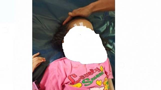 Warga Dengar Suara Tangisan Anak Dalam Rumah Saat Diperiksa Matanya Dicongkel Orang Tua Suara Com Line Today