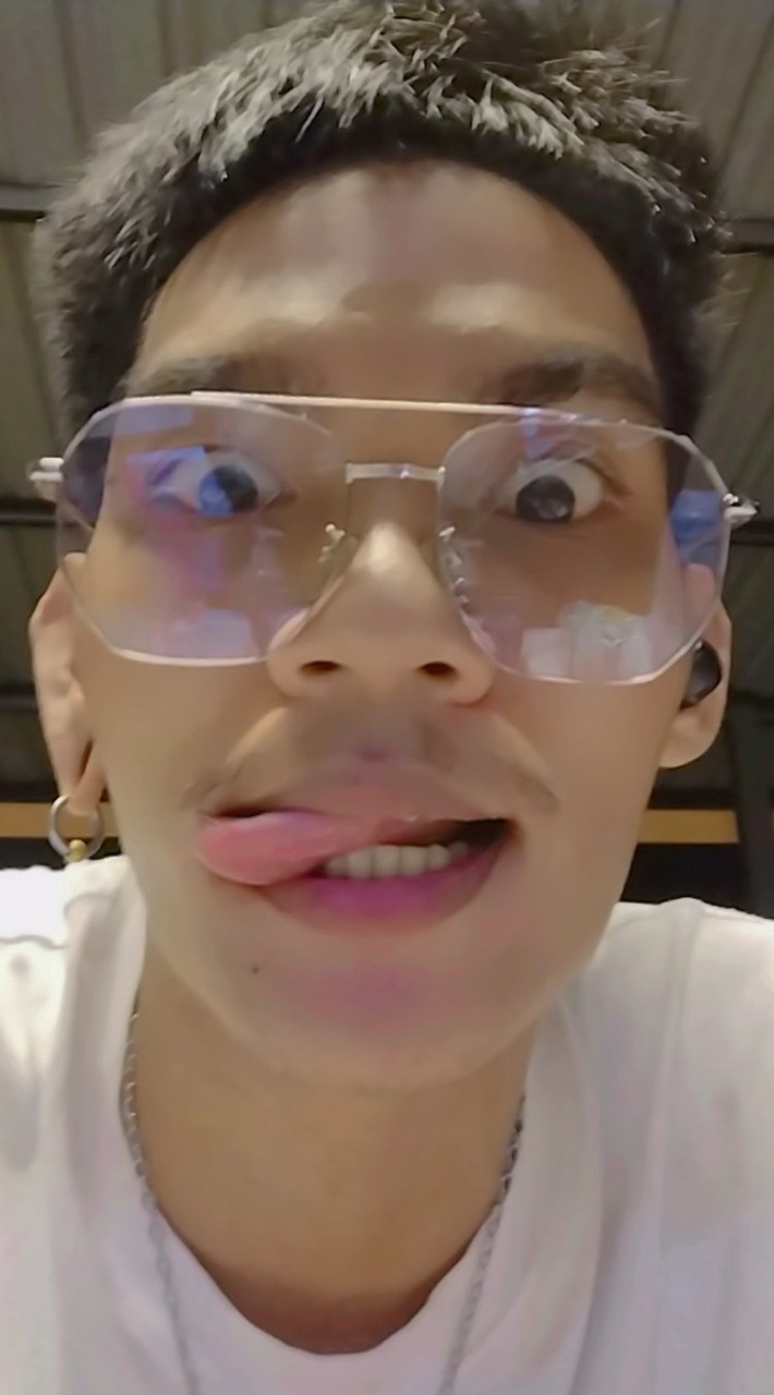 แฟ้ม 😶‍🌫️