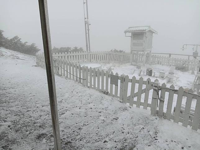 鋒面帶來水氣　玉山下起第二場3月雪