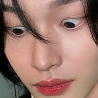 朴元彬眼睛瞪很大之這看起來好好吃小卡自印團👀