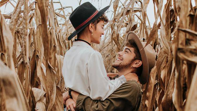 9 Arti Mimpi Bertemu Pacar Menjawab Penasaranmu Bola Com Line Today