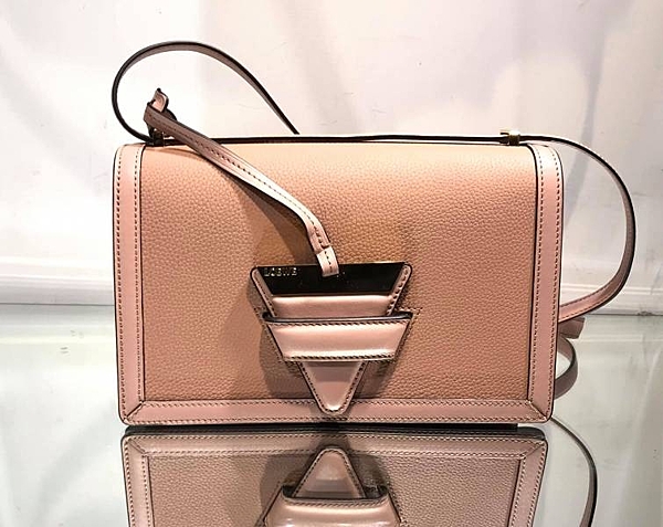 ■100%專櫃真品保證 ■商品寄送約2~3個工作天到貨 ■附件為專櫃完整原配如卡.防塵袋等