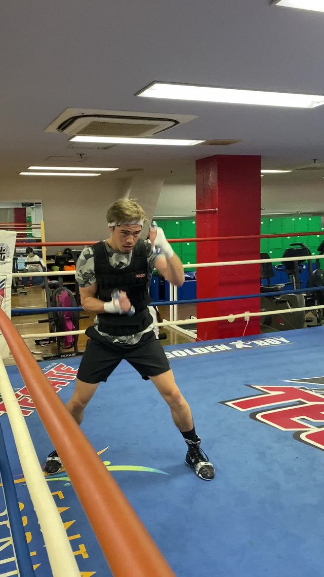 ボクシング ライト級に階級を上げた元世界王者 伊藤雅雪の高速シャドーに注目 木村悠 チャンピオンの視点