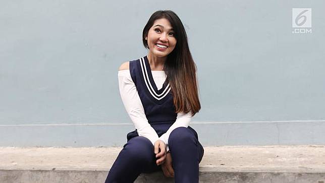 Penyanyi dangdut Via Vallen