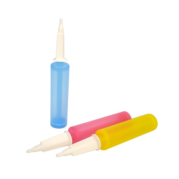 台灣製造，經過合格檢驗產品，快速手動充氣筒，具有重量輕，攜帶方便，充氣快的特點。是你充氣的好幫手。適用於各種的充氣枕、旅行枕、靠墊 、氣球、泳圈、球類等各種充氣產品。可避免於用嘴吹的尷尬！進氣更方便！