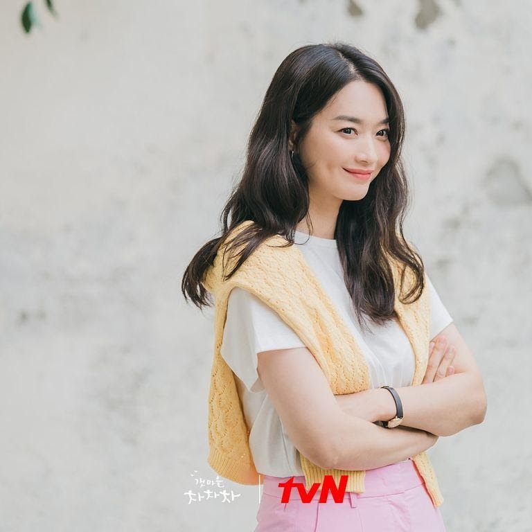 一張含有 個人, 室外, 服飾 的圖片<br /><br />自動產生的描述