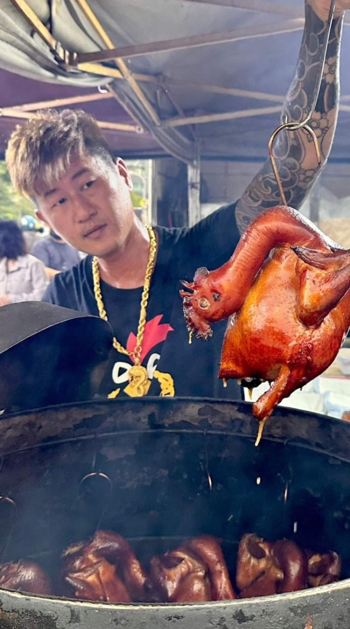 大仁哥烤雞安平貴賓區
