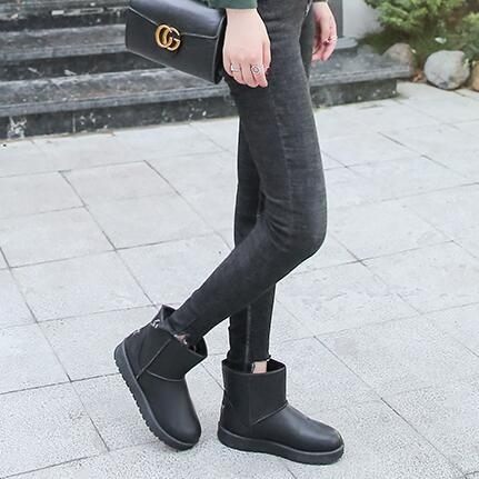 防水雪靴 2019新款冬季皮面雪地靴女短筒保暖加絨短靴